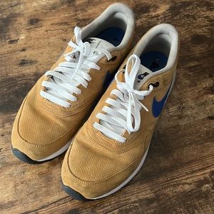 Sz. 10 Nike Air Odyssey Leather Varsity